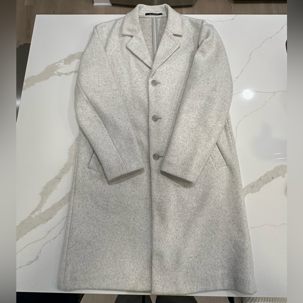 H&M Men’s Elegant Gray Overcoat